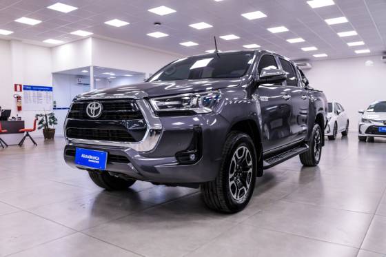 TOYOTA HILUX 2.8 D-4D TURBO DIESEL CD SRV 4X4 AUTOMÁTICO TOYOTA HILUX 2.8 D-4D TURBO DIESEL CD SRV 4X4 AUTOMÁTICO